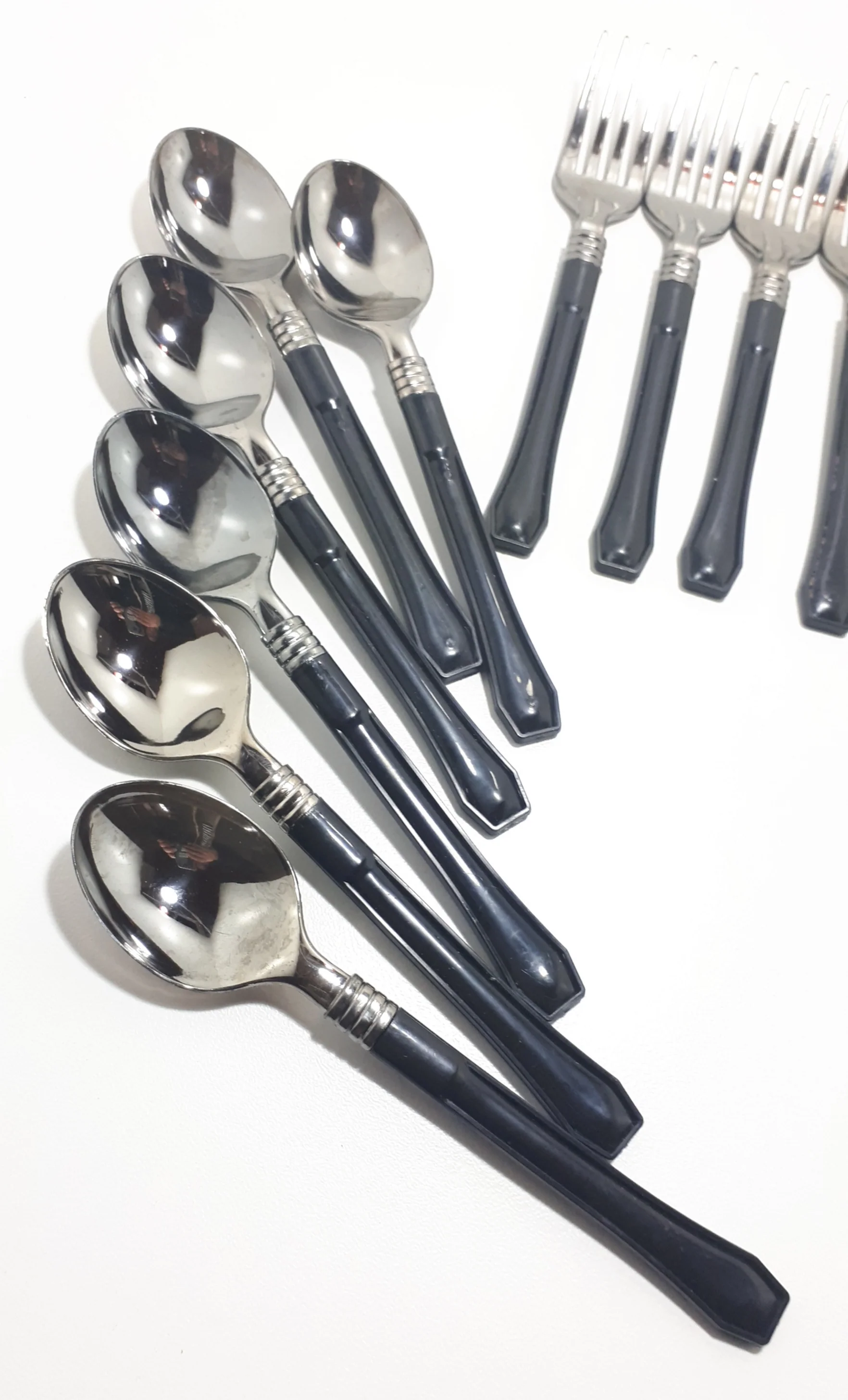 18 Piece Outdoor Plastic Cutlery Set – Ideal For Picnic Use - Image 3