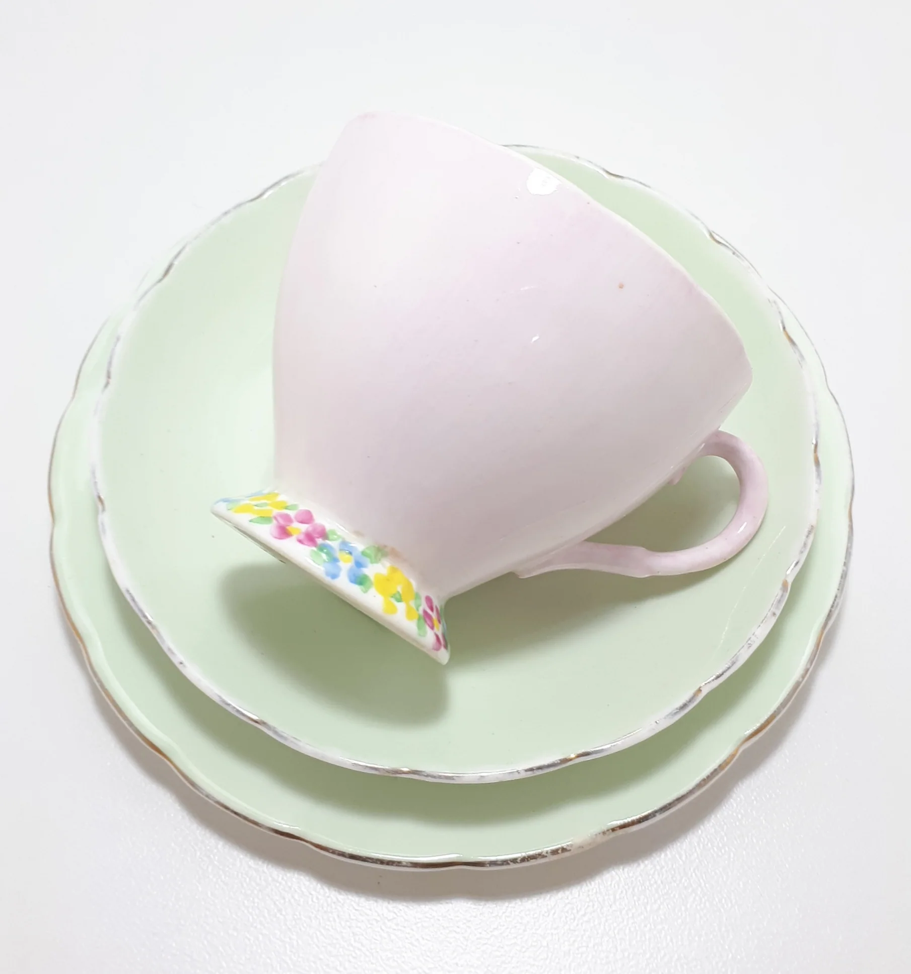 1930’s Foley Bone China Tea Trio - Pattern V2089 - Image 4