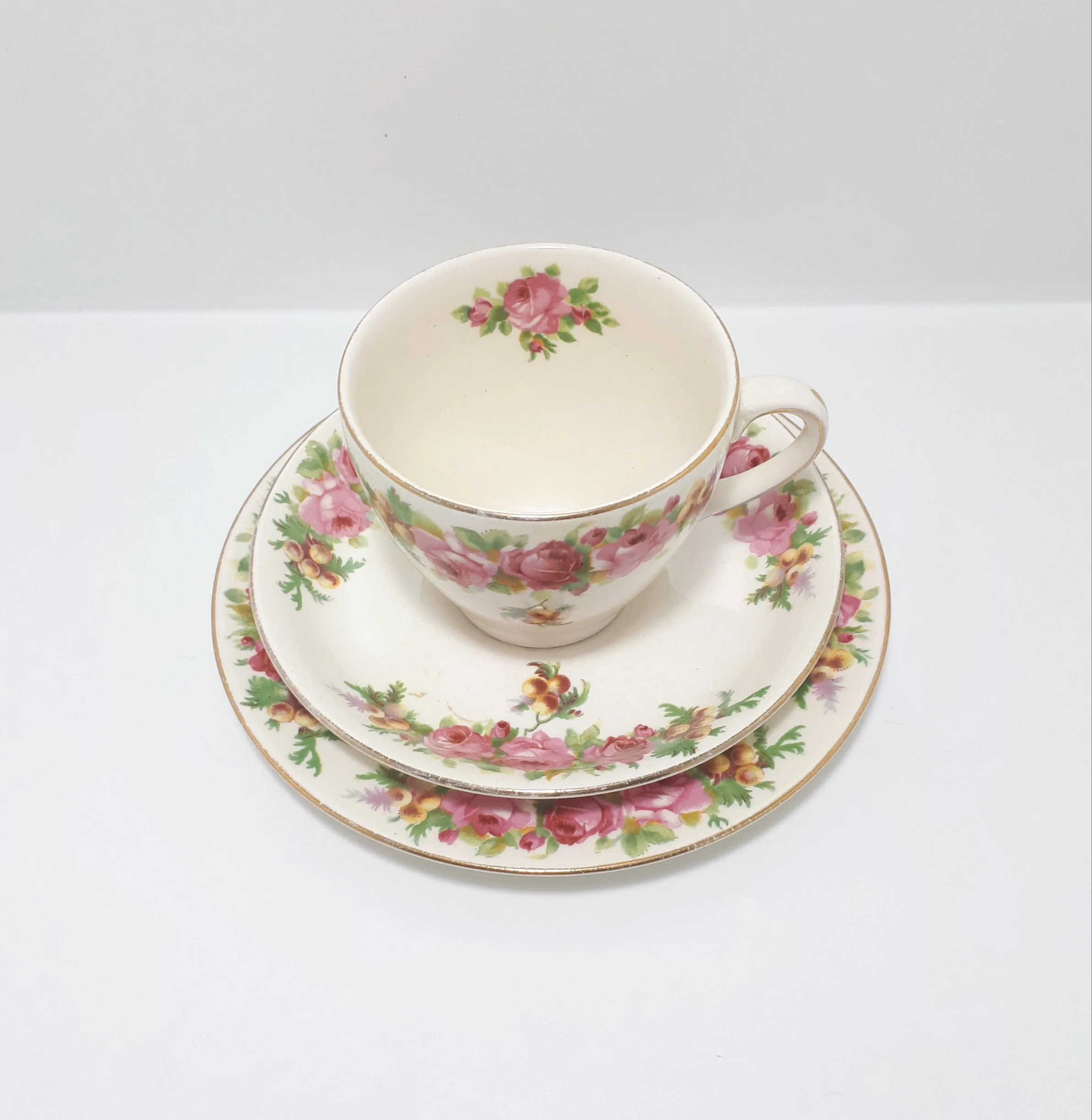 1936 Royal Doulton Rose & Wattle Tea Trio - Image 3