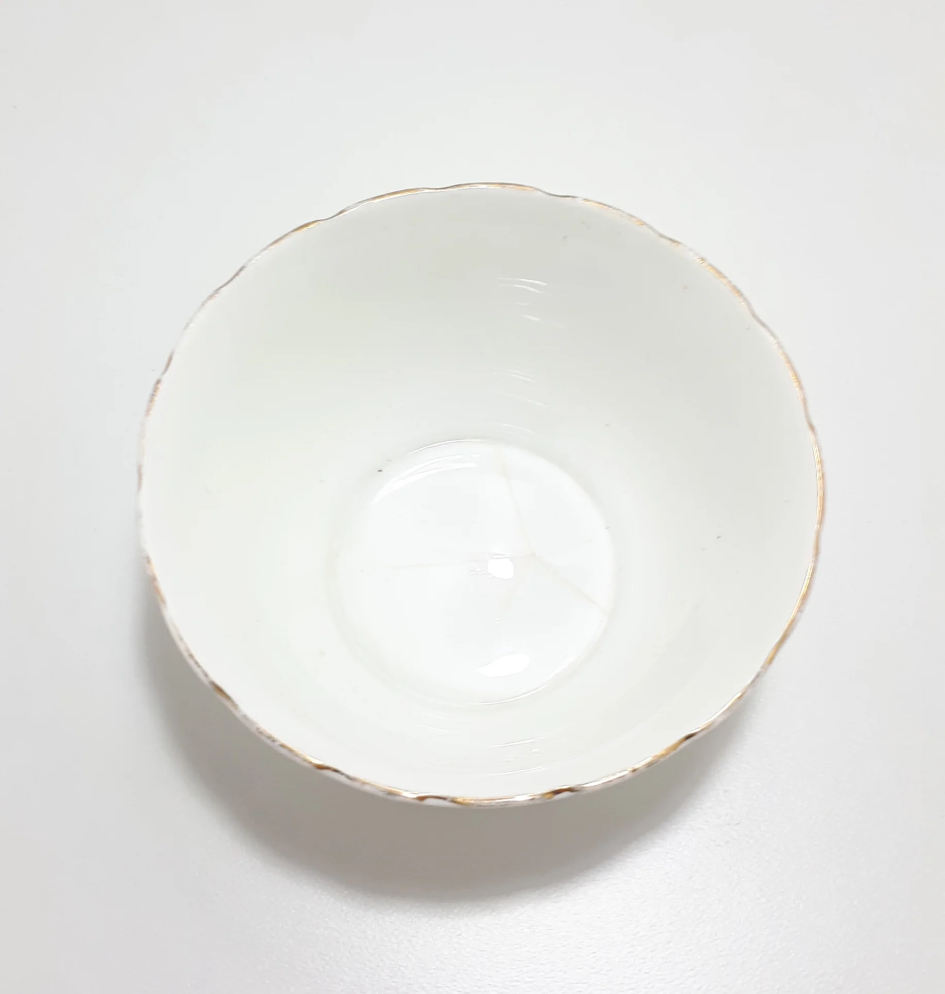 1940’s Tuscan Fine Bone China Large Sugar Bowl - Roses On Trellis C7903G - Image 3