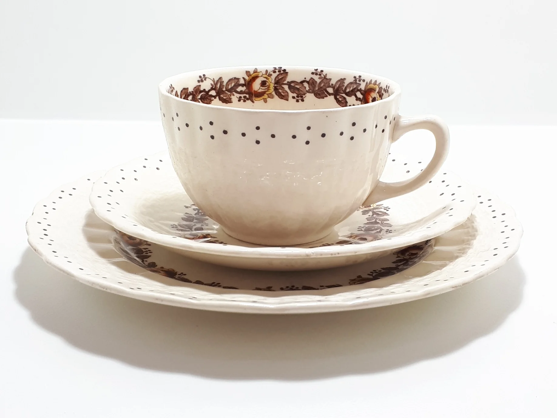 1940's Porcelain Simpsons Potters Ltd. Ambassador Ware Tea Trio - Chetwynd Pattern - Image 3