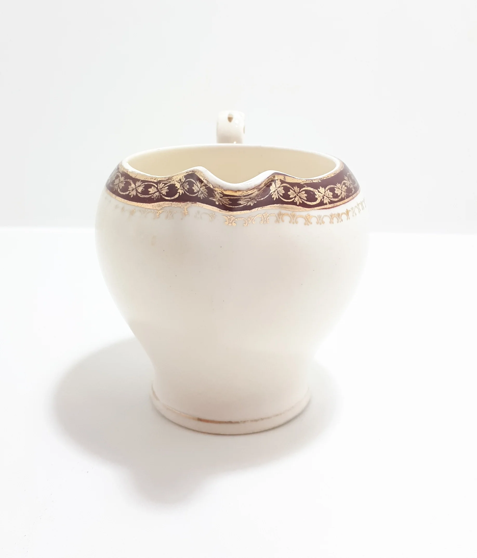 Alfred Meakin Vintage Kingsdale Maroon Creamer - Image 4