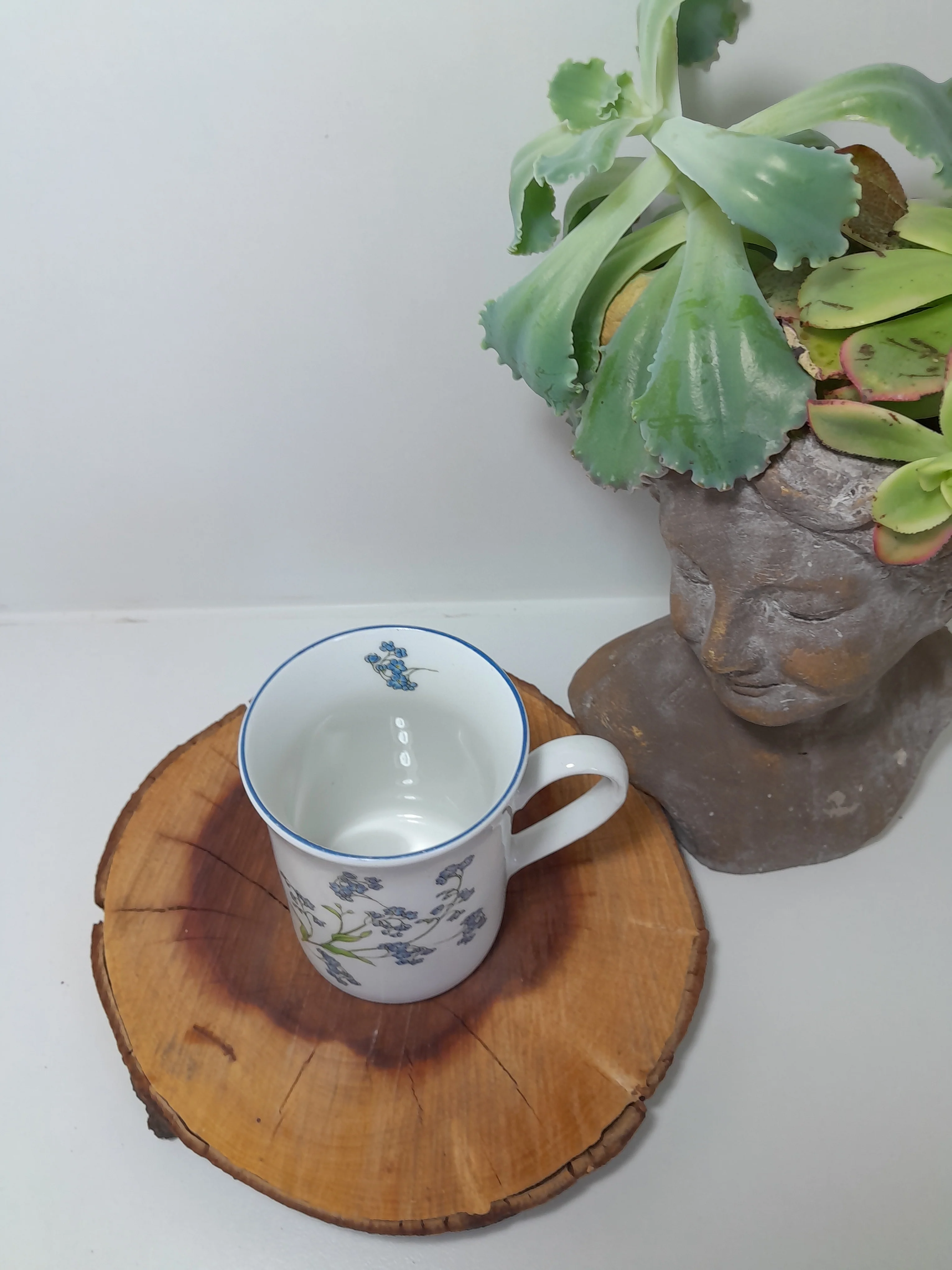 Continental Coffee Mug (Muggz) with Forget-Me-Not Pattern - Blue - Image 3