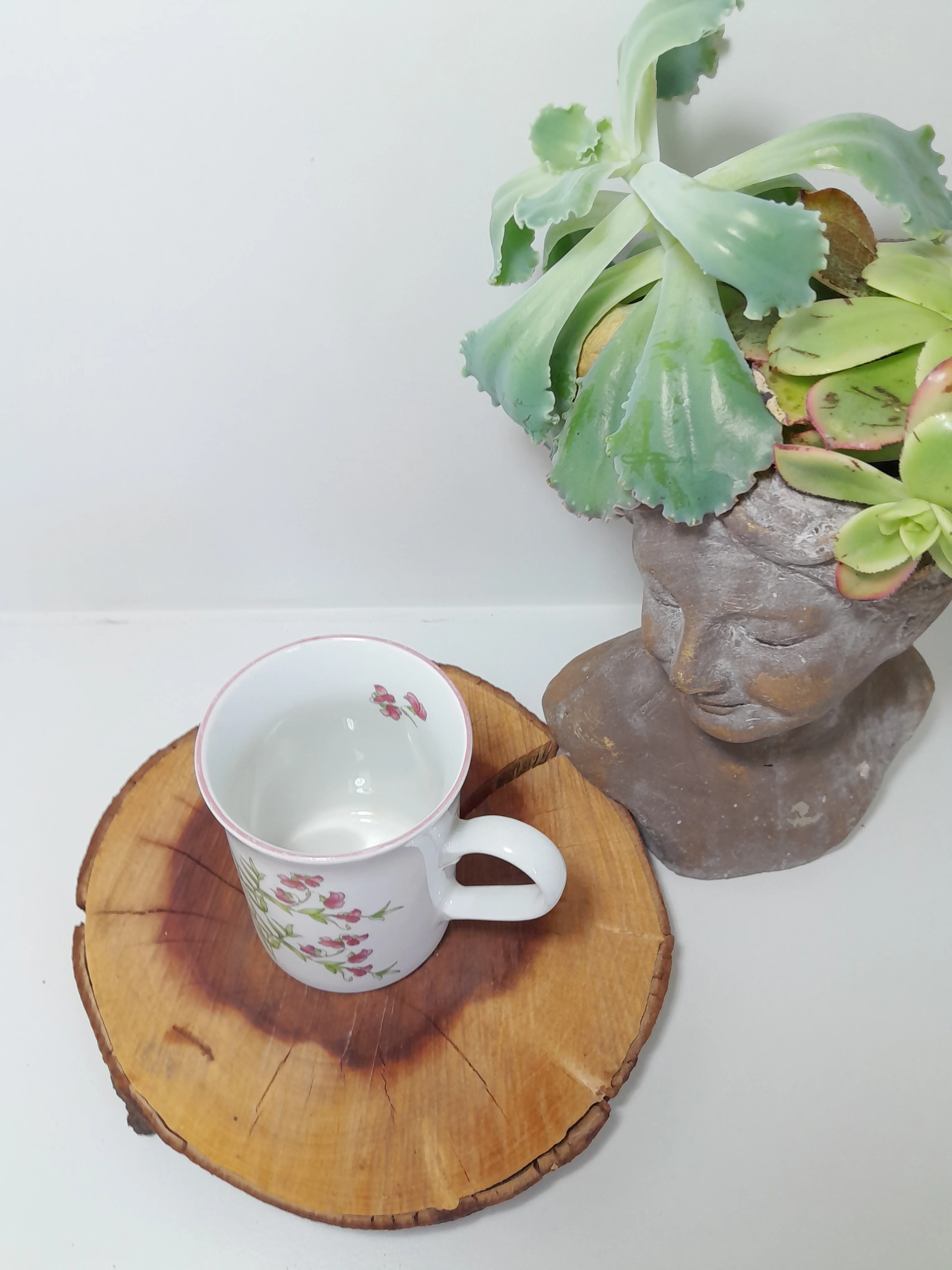 Continental Coffee Mug (Muggz) with Forget-Me-Not Pattern - Pink - Image 3