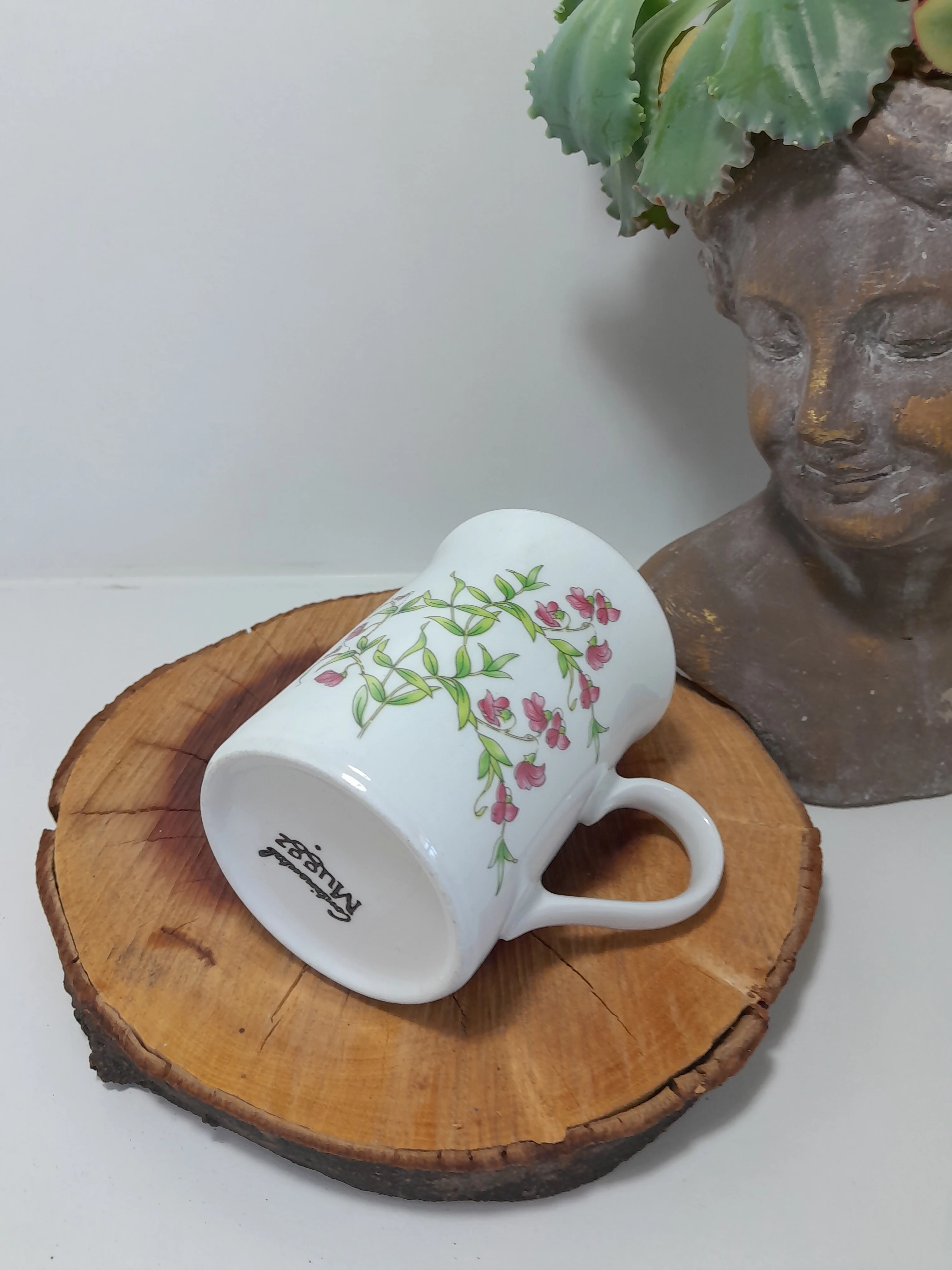 Continental Coffee Mug (Muggz) with Forget-Me-Not Pattern - Pink - Image 4