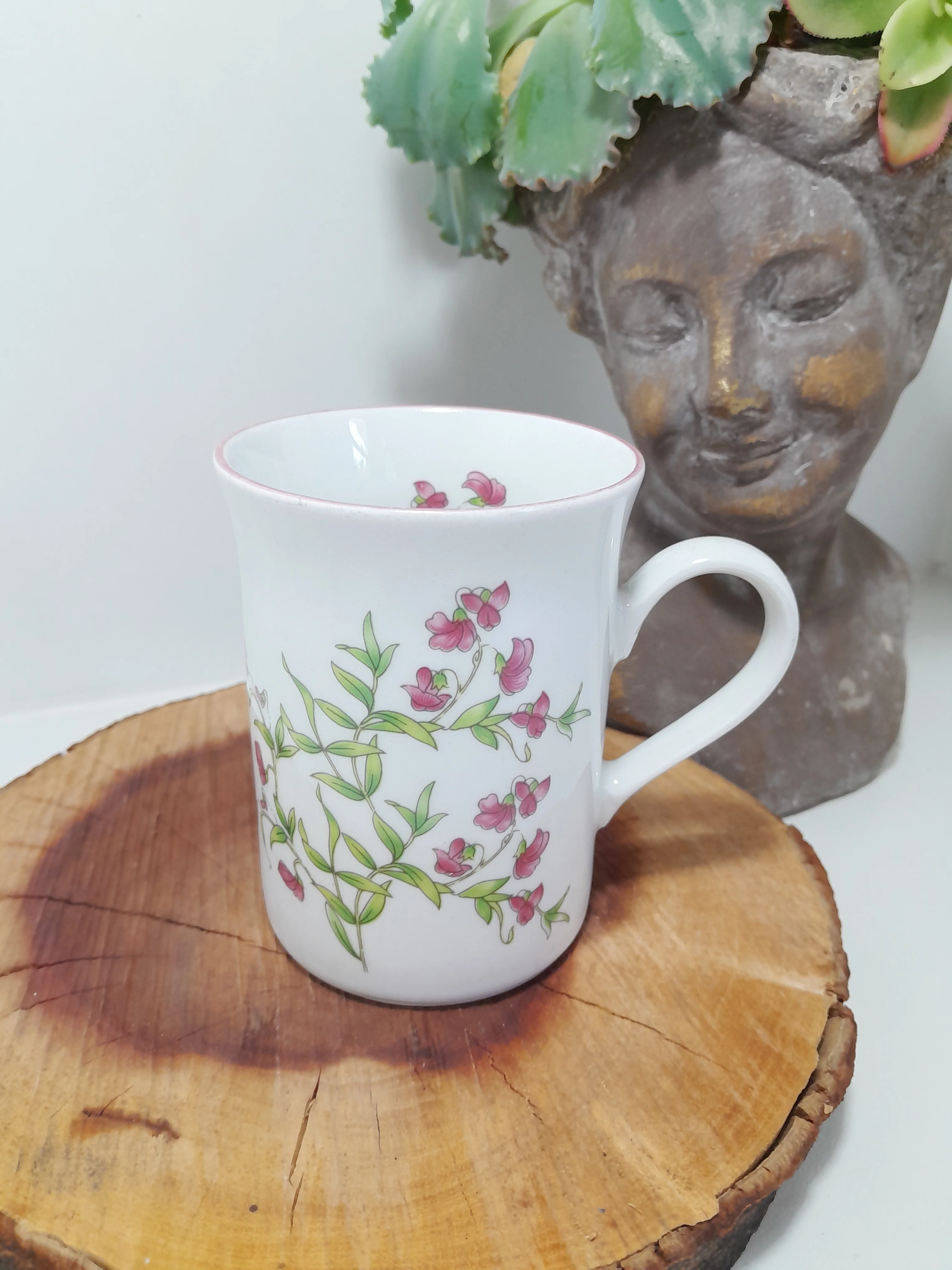 Continental Coffee Mug (Muggz) with Forget-Me-Not Pattern - Pink - Image 5