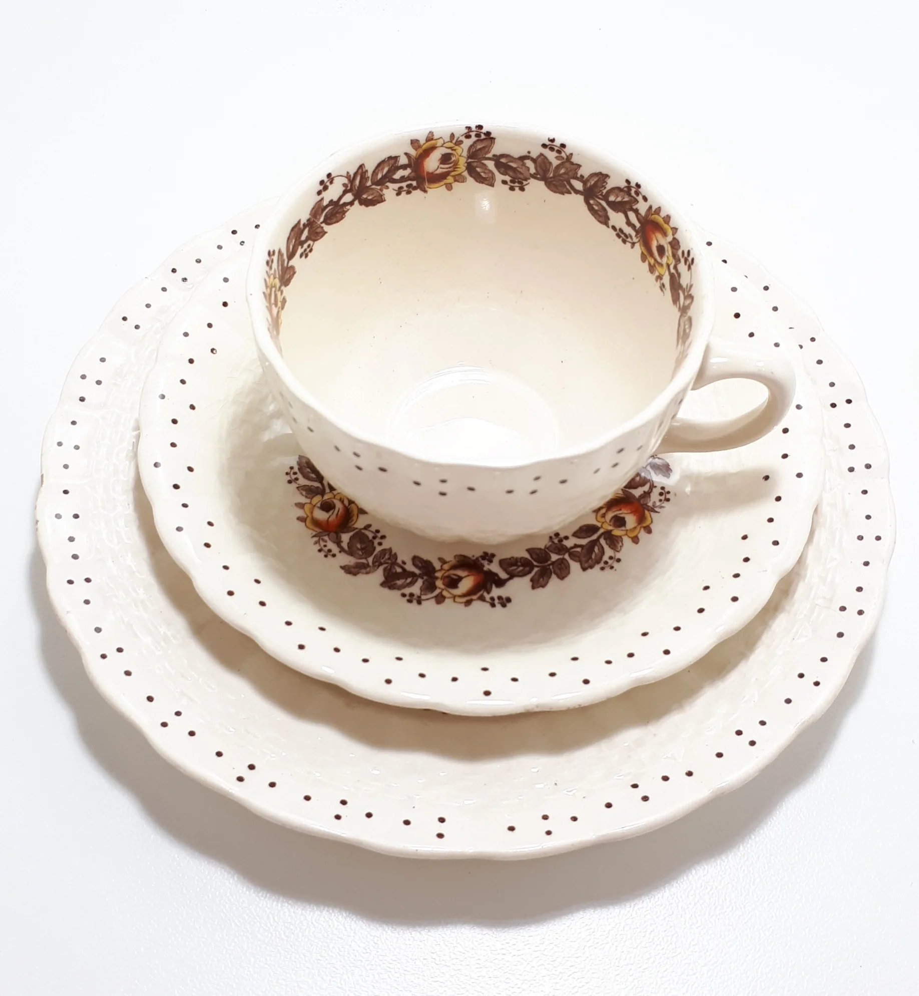 1940's Porcelain Simpsons Potters Ltd. Ambassador Ware Tea Trio - Chetwynd Pattern - Image 4