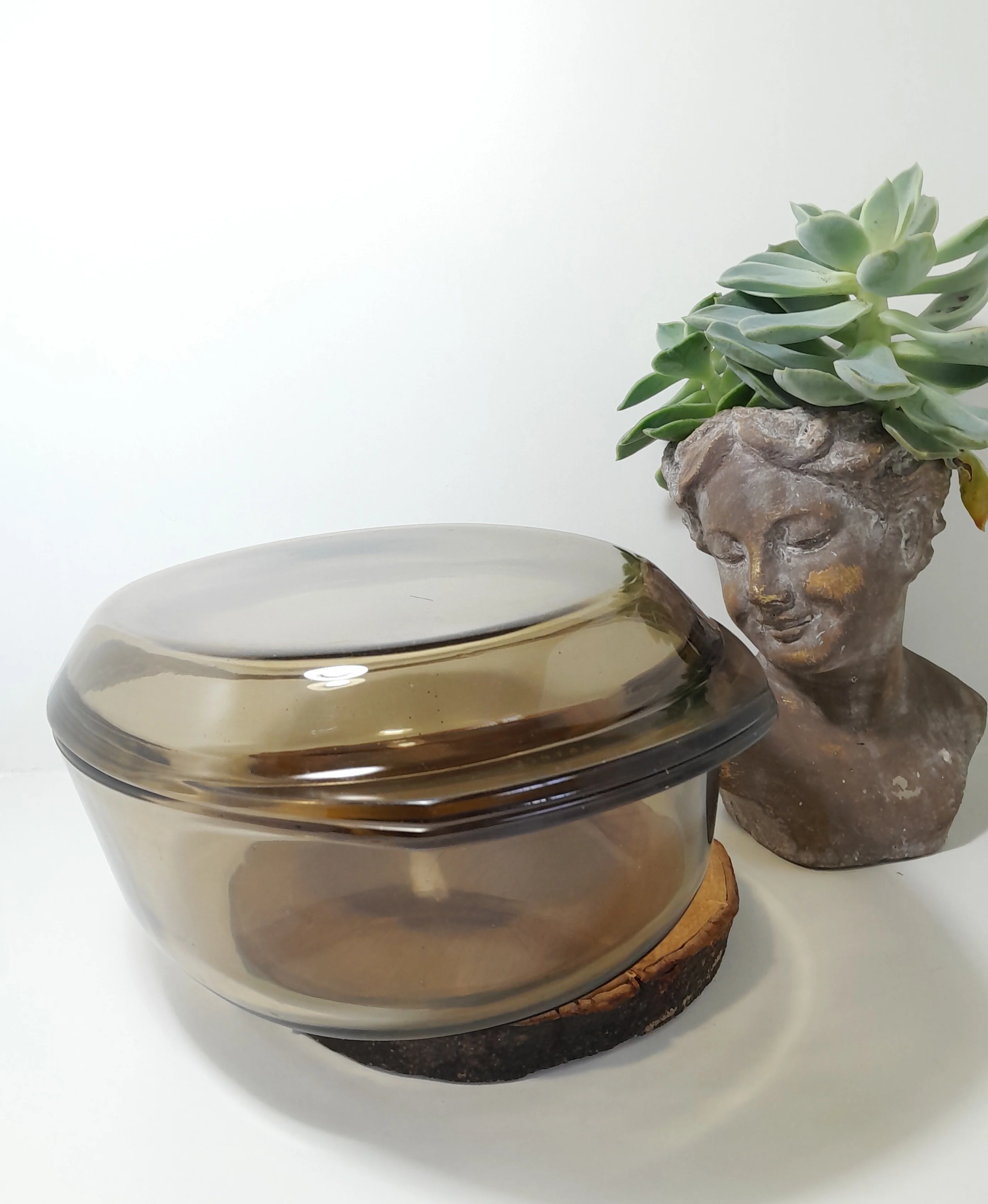 Extra Large Vintage Arcopal Smoked Glass Casserole Dish with Lid - Image 3