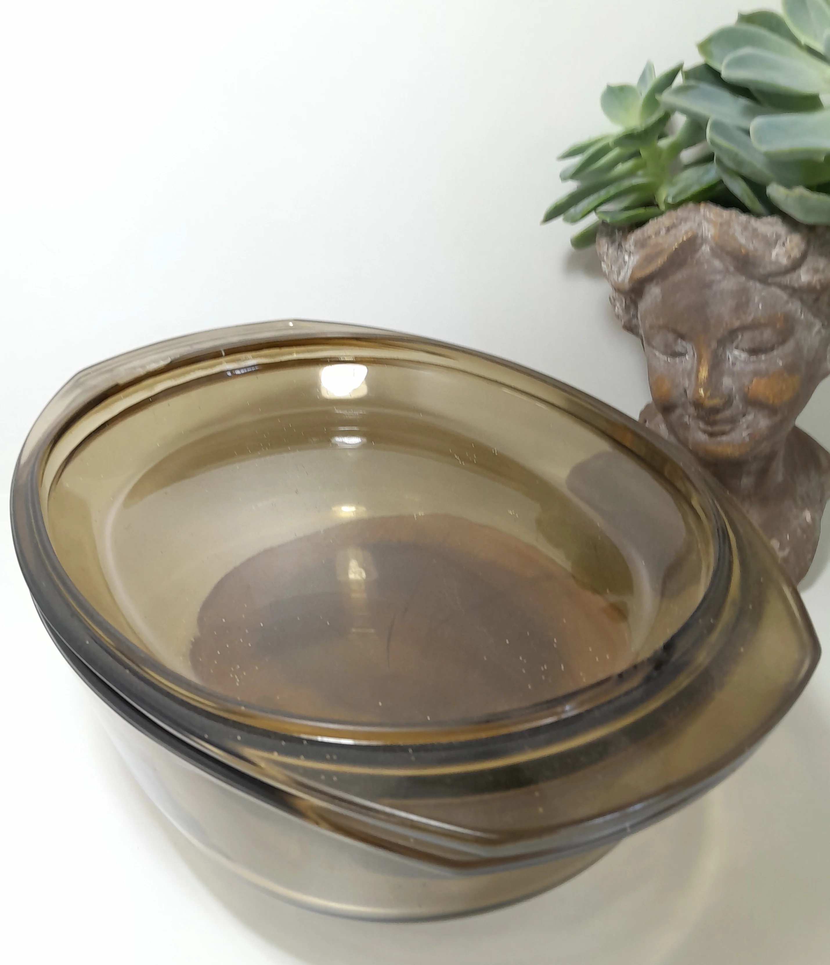 Extra Large Vintage Arcopal Smoked Glass Casserole Dish with Lid - Image 5