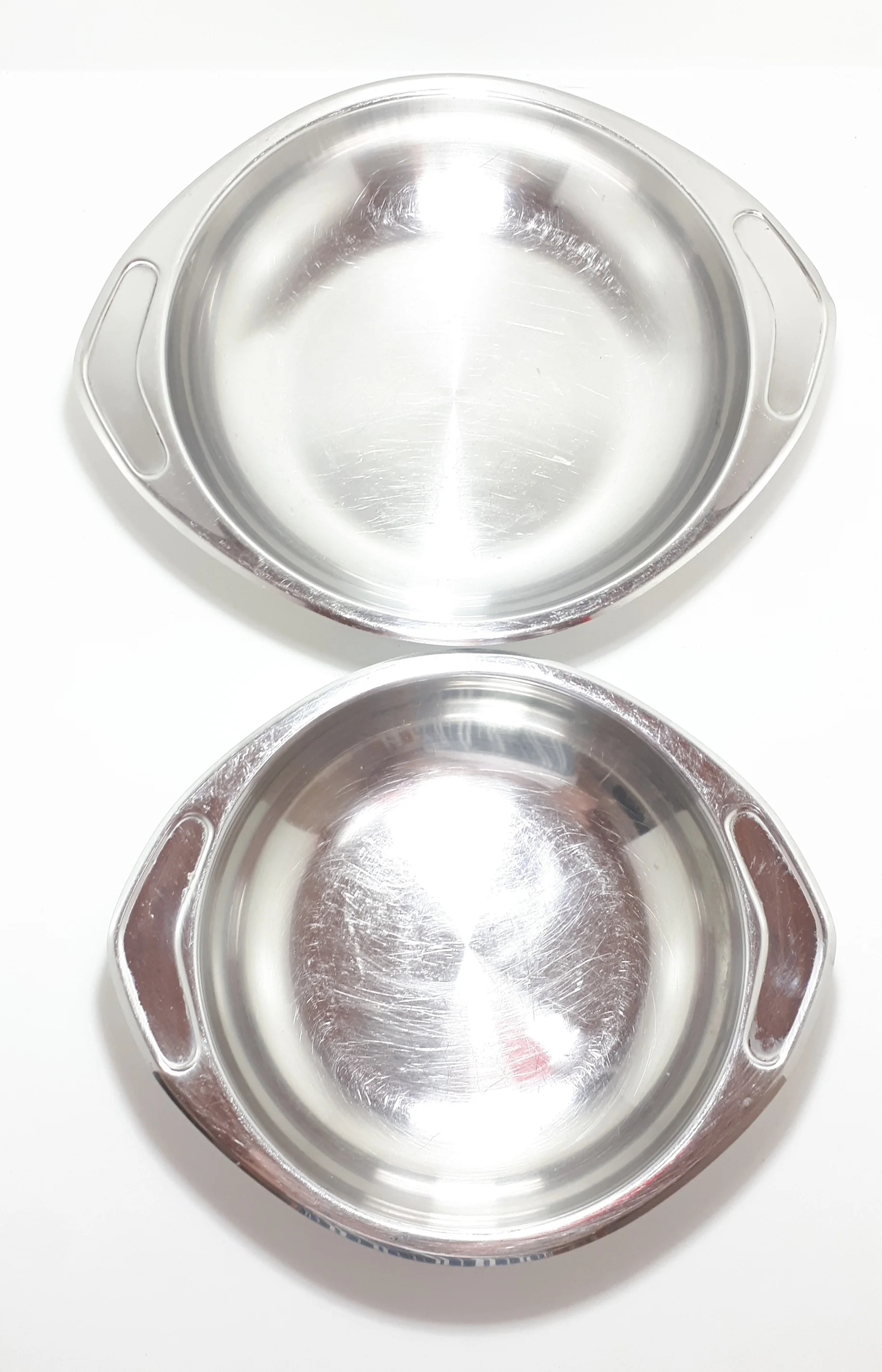Set Of Two Graduating Vintage Stainless Steel Serving Bowls - Image 3