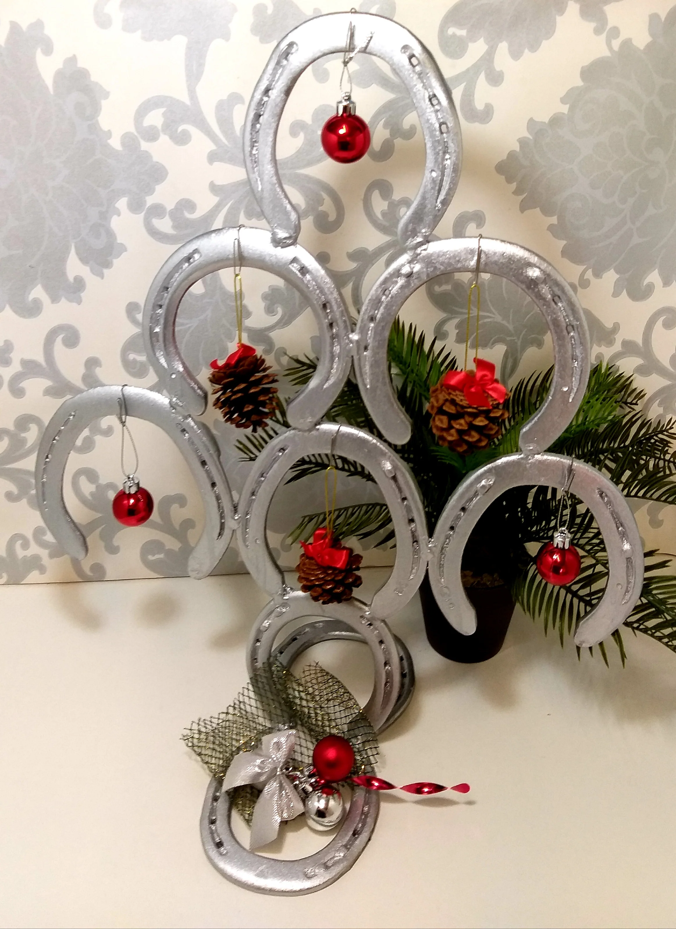 Small Re- And Up-Cycled Handmade Horseshoe Christmas Tree - Image 12