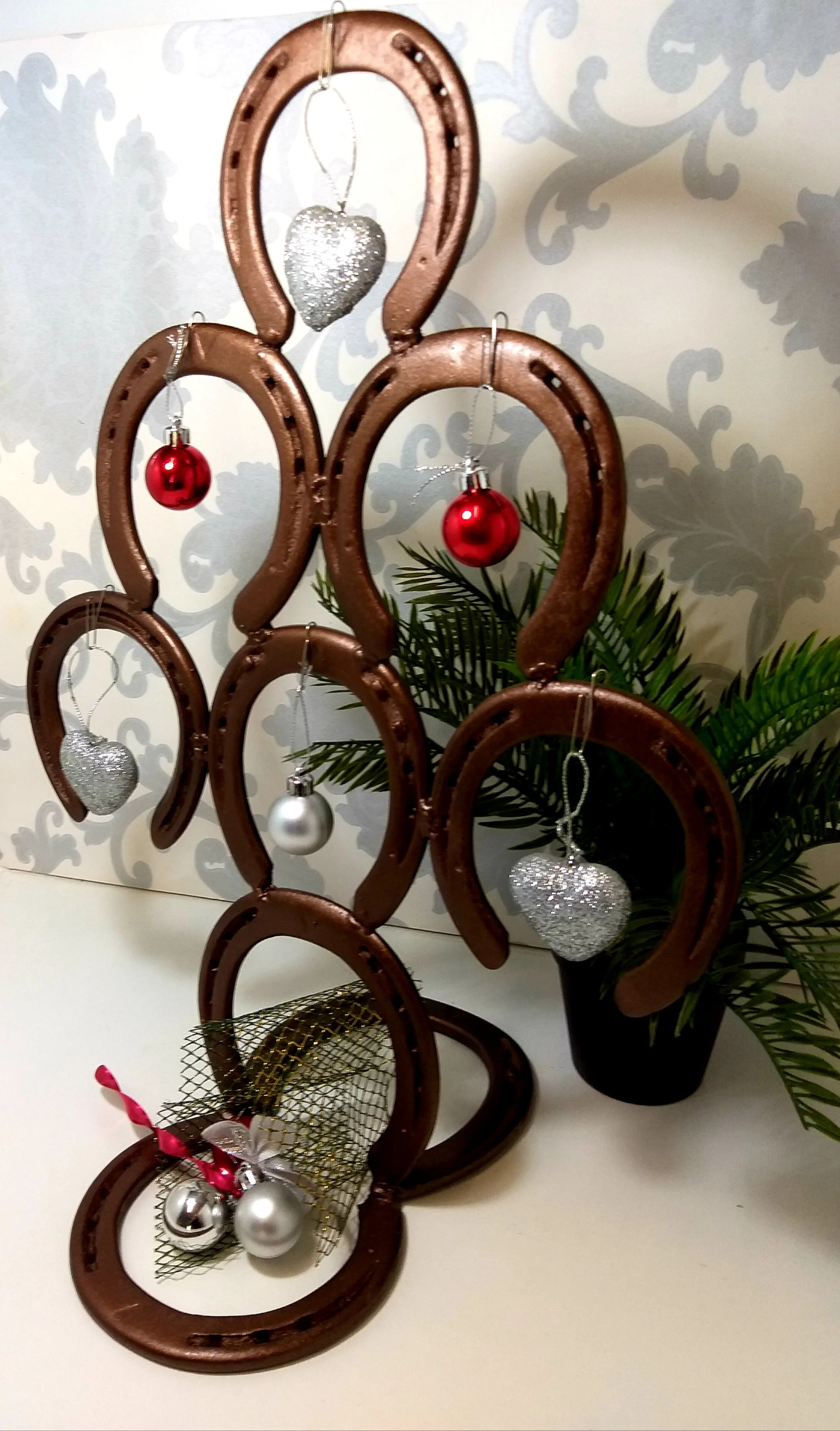 Small Re- And Up-Cycled Handmade Horseshoe Christmas Tree - Image 4