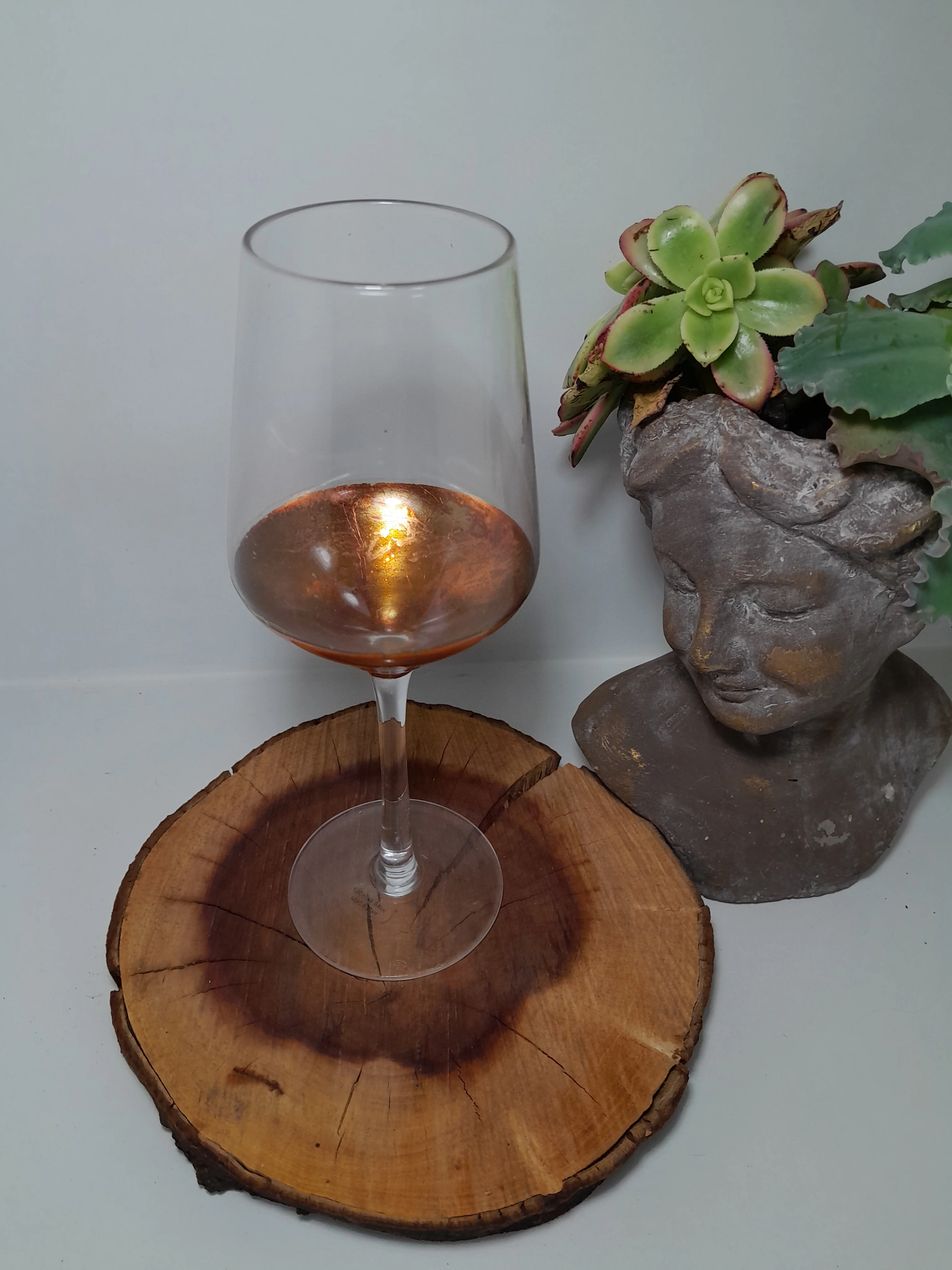 Tall Stemmed Wine Glass with Rose Gold - Image 3