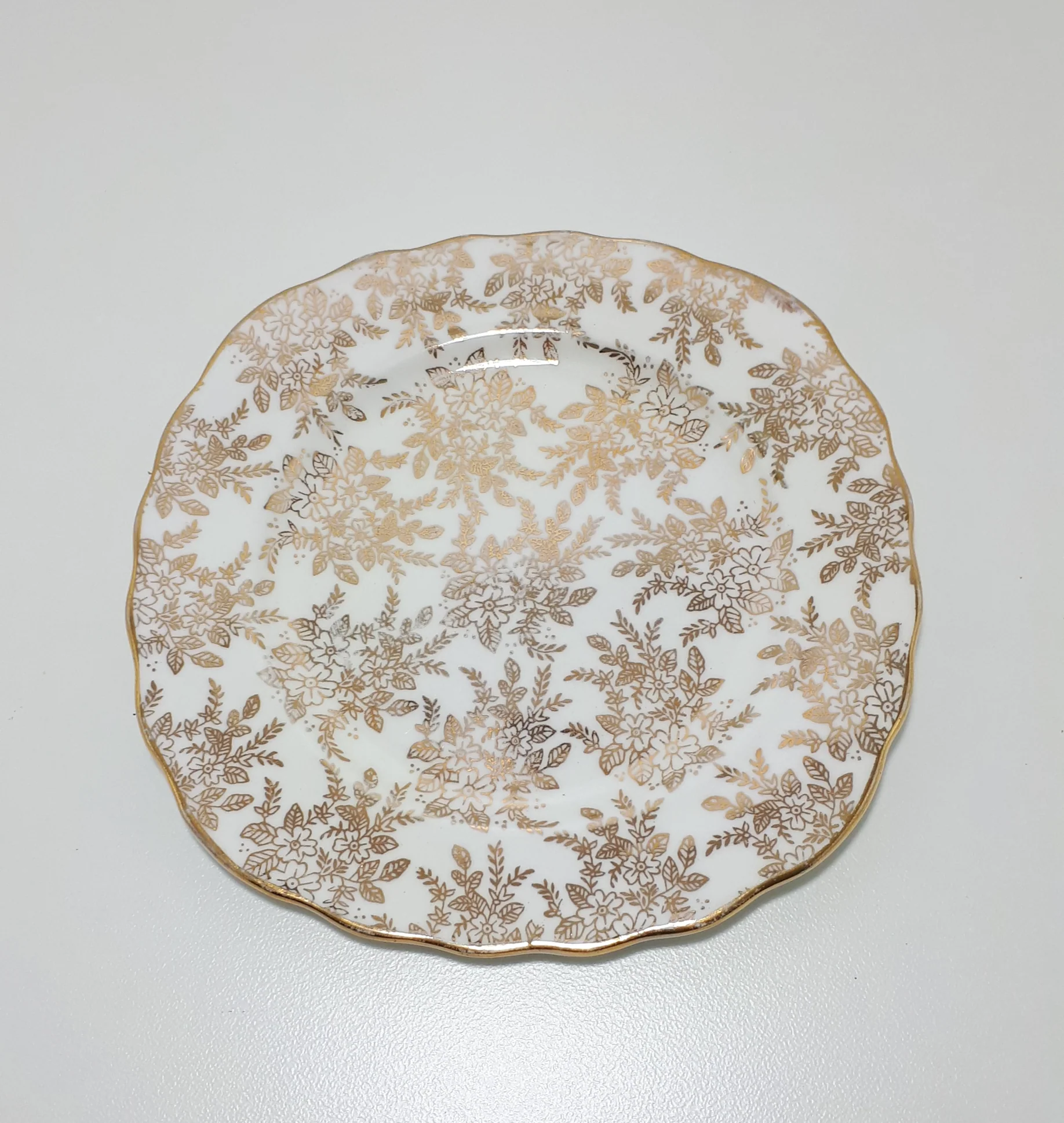 Vintage 1950-1960’s Royal Vale Gold Chintz Fine Porcelain Tea Plate - Image 3