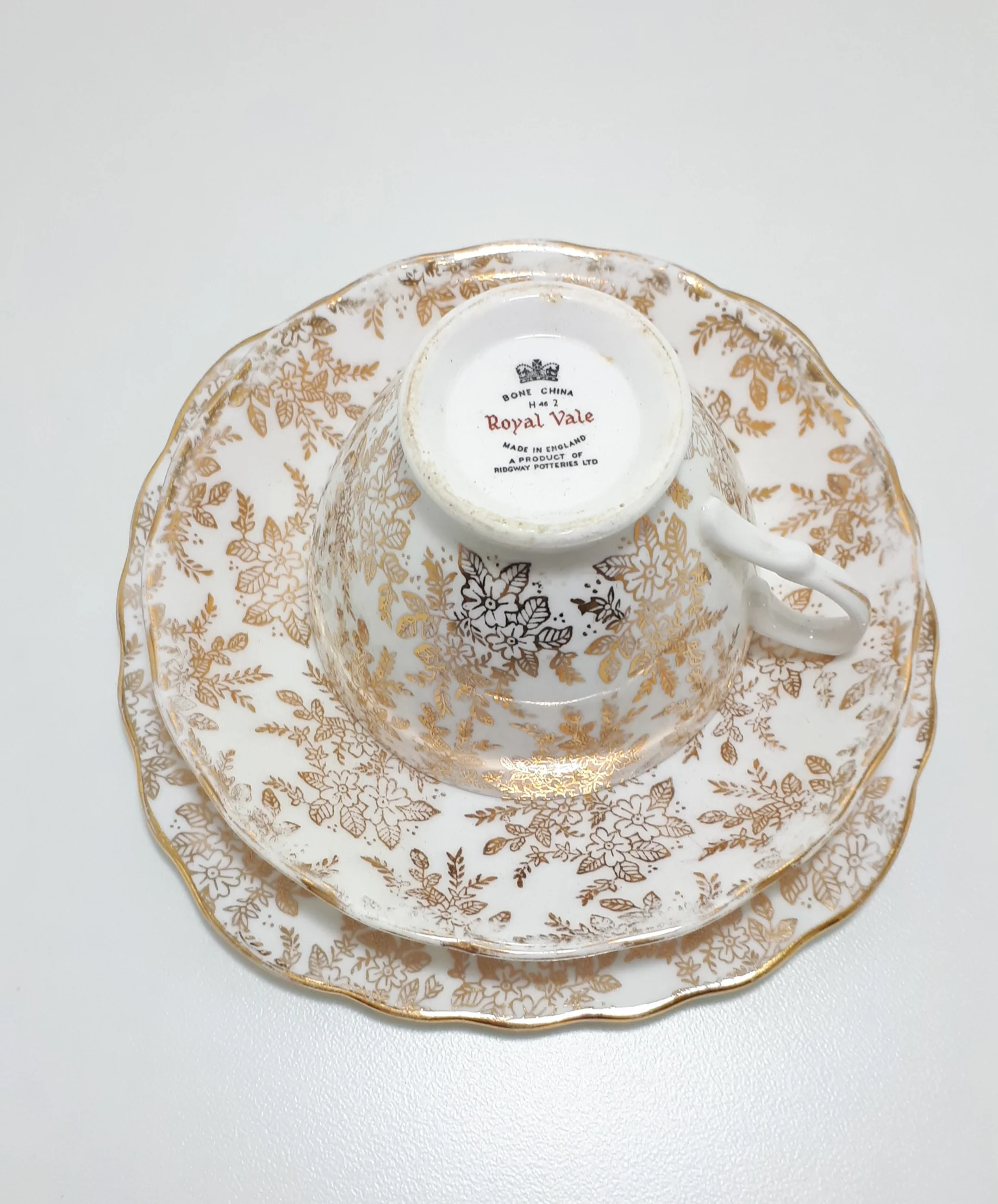 Vintage 1950-1960’s Royal Vale Gold Chintz Fine Porcelain Tea Trio - Image 4