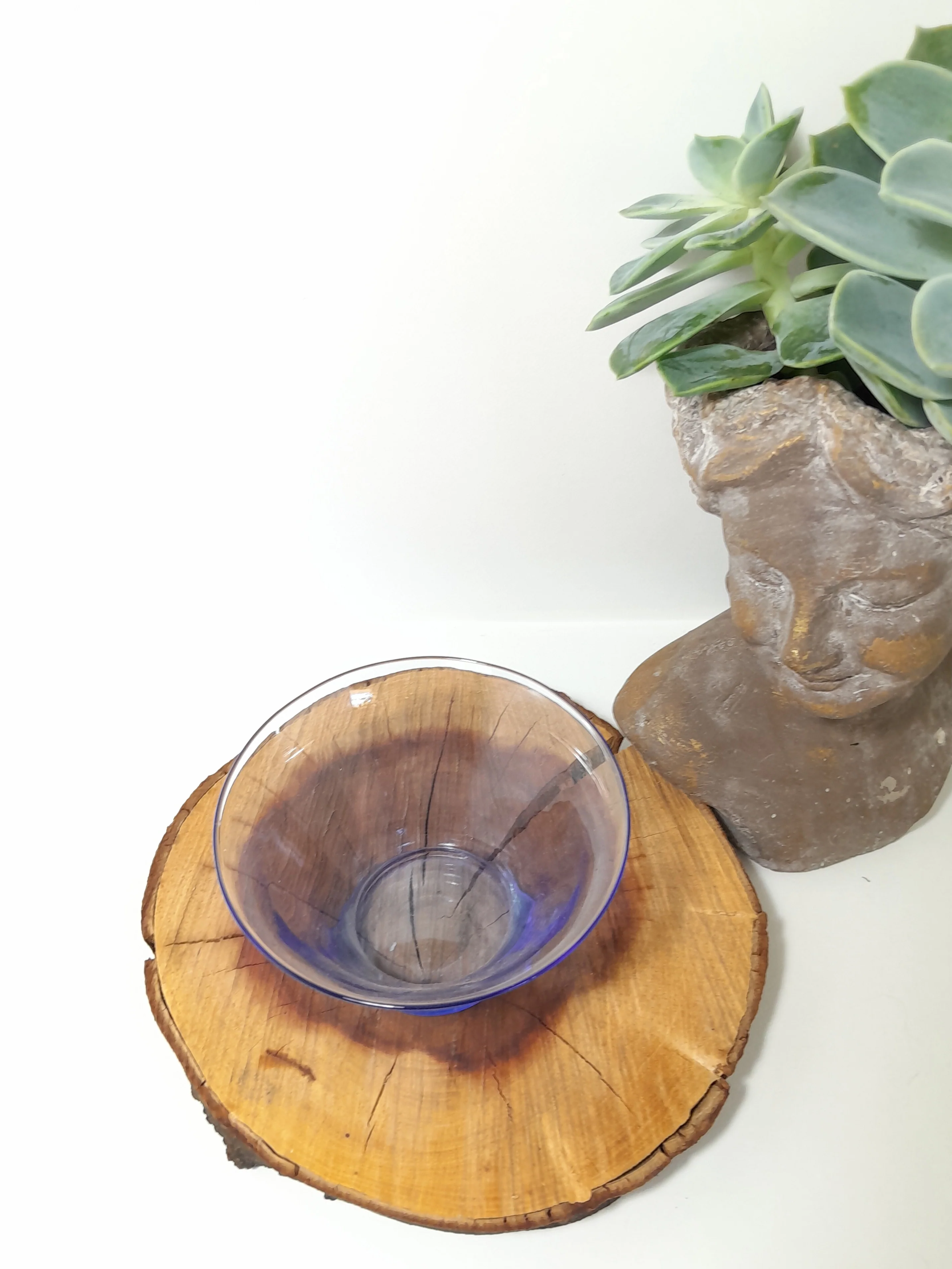 Vintage Medium Sized Cobalt Blue Bowl - Image 3