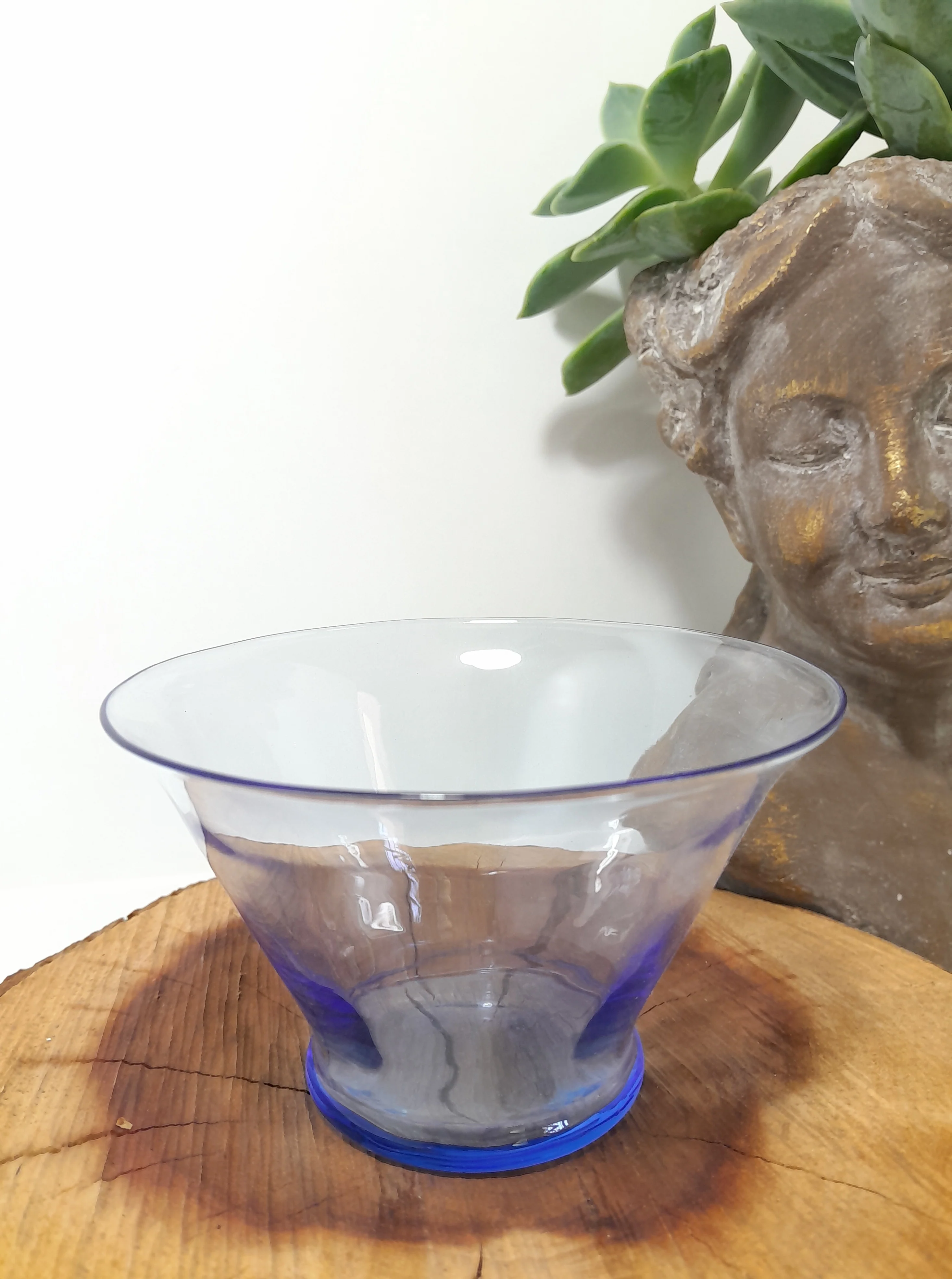 Vintage Medium Sized Cobalt Blue Bowl - Image 4